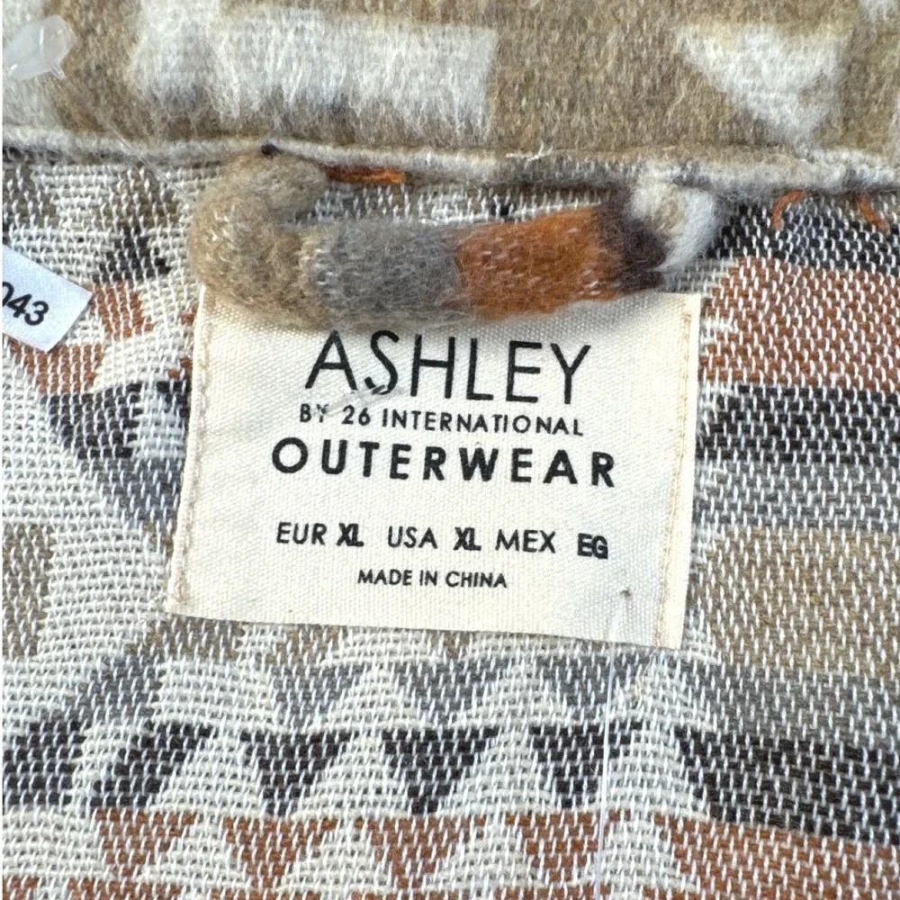ASHLEY by 26 International Geometric Shacket Outerwear Women's‎ Size XL Aztec
